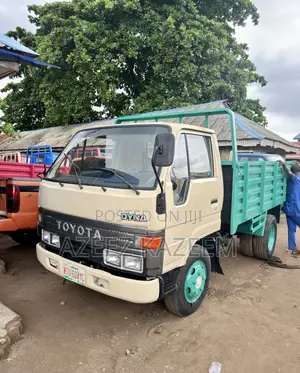 Toyota Dyna 200 Long Fram 2rz Injector Engine