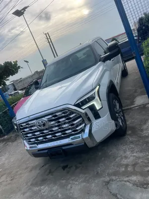 Toyota Tundra 2024 White
