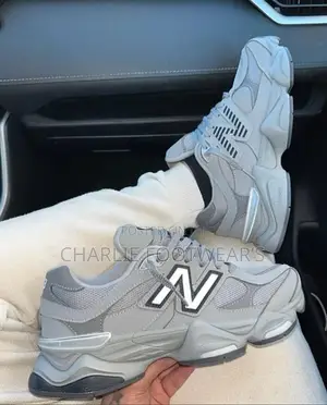 Premium White Chunky Sneakers (Unisex) – Comfortable Stylish