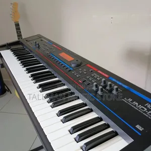 Roland Juno Dị Synth