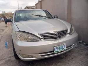 Toyota Camry LE 4dr Sedan (2.4L 4cyl 4A) 2004 Silver