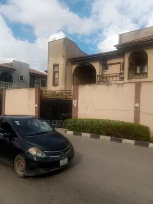 7bdrm Duplex in Off Canoe, Ajao Estate for sale