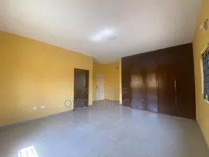 3bdrm Apartment in Lekki Phase 1 for rent