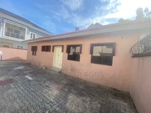 3bdrm Apartment in Lekki Phase 1 for rent