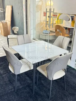 Exotic Dining Table With 4 Seaters