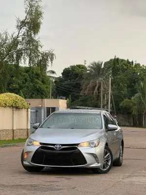 Toyota Camry 2016 Silver