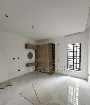 3bdrm Apartment in Ikeja Gra for sale