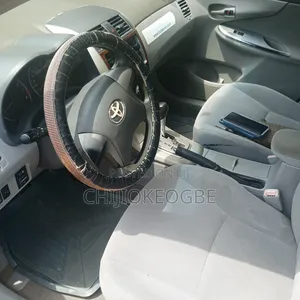 Toyota Corolla 2010 Gray
