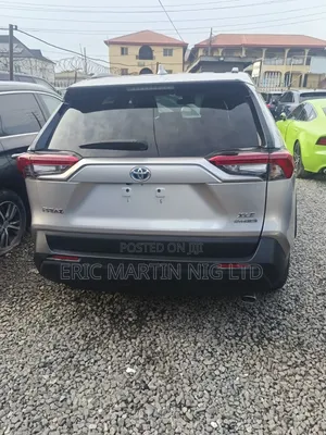 Toyota RAV4 2023 Silver