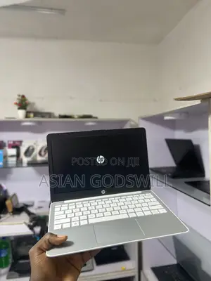 New Laptop HP Stream 11 Pro G4 EE 4GB Intel Celeron SSD 60GB