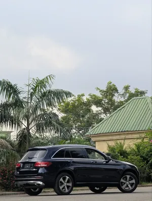 Mercedes-Benz GLC-Class 2016 Blue