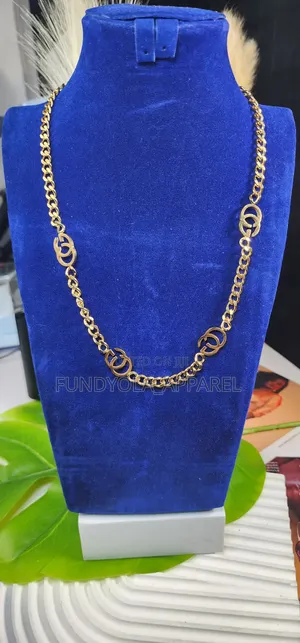 Gold Orbit Curb Chain