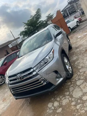 Toyota Highlander Limited V6 4x2 (3.5L 6cyl 6A) 2016 Silver