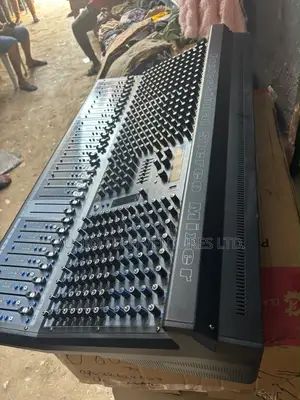 Yamaha Mixer 24ch VFX