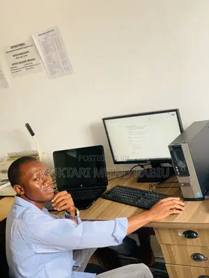 Supermarket Attendant With Online Marketing Skills