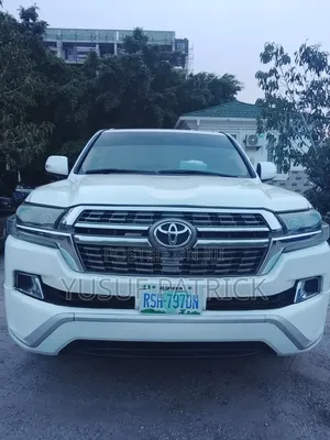 Toyota Land Cruiser 2018 White