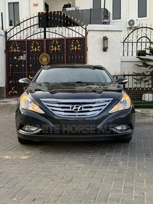 Hyundai Sonata Limited 2.0T Sedan (2.0L 4cyl 6A) 2013 Blue