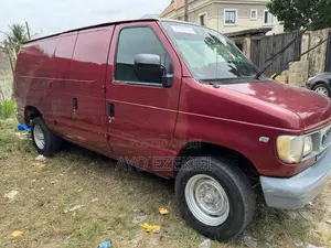 Ford E350 2008 Red