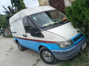 Ford Transit 2000 White