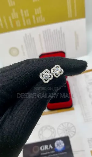 Xvip Exclusive VVS Moissanite Diamond Vca Earring