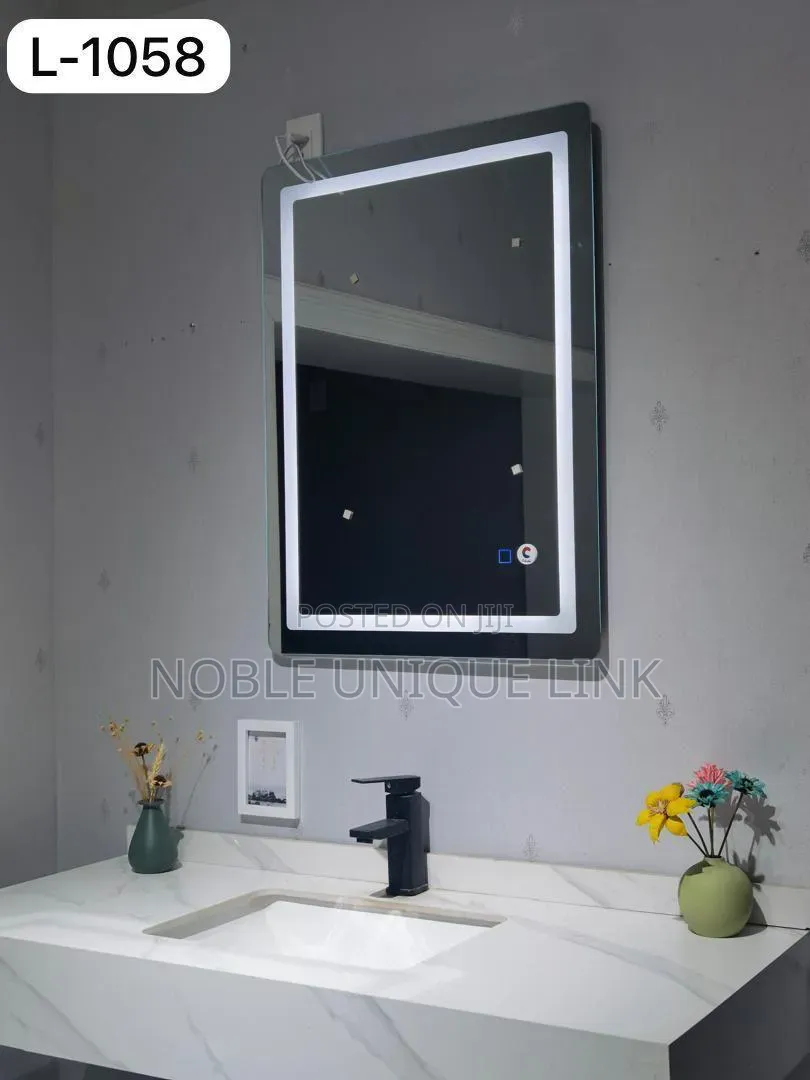 60×80 Mirror With Multiple Lights
