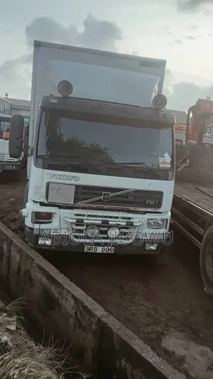 Volvo Fm7 290 Container Body 8tyres