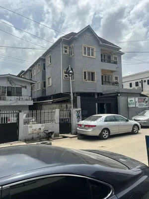 3bdrm Block of Flats in Surulere Lagos, Masha for sale