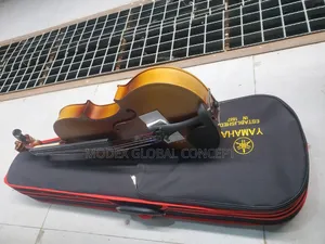 Yamaha 4/4 Acoustic Violin Set.