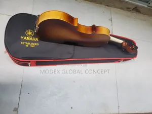 Yamaha 4/4 Acoustic Violin Set.