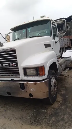 Mack Ch Truck 2022 White