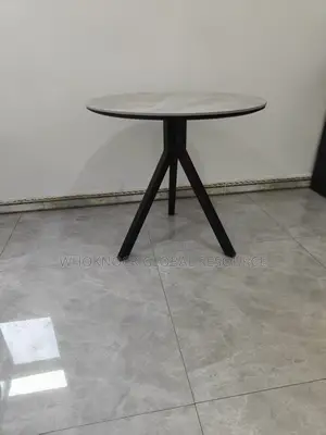80'" Round Table