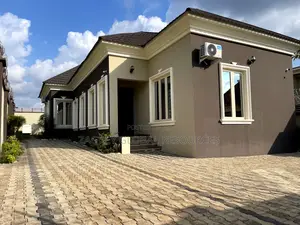 Comfortable 2-Bedroom Apartment Bungalow for Short Stay