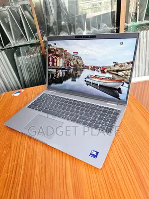 Laptop Dell Latitude 5550 16GB Intel Core Ultra 7 SSD 512GB
