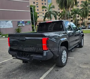 Toyota Tacoma 2025 Black