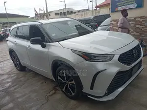 Toyota Highlander 2022 Black