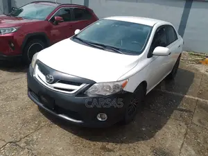 Toyota Corolla 2011 White