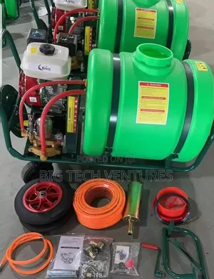 Kimat 160l Petrol Engine Boom Sprayer Features A Durable Green Plastic
