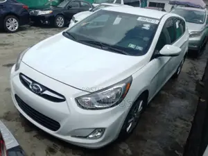 Hyundai Accent SE 2013 White