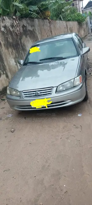 Toyota Camry CE 4dr Sedan (2.2L 4cyl 5M) 2001