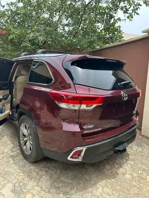 Toyota Highlander XLE 4dr SUV (3.5L 6cyl 6A) 2014 Burgundy