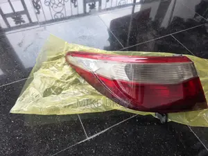 2016 Toyota Camry Driver's Side Rear Light