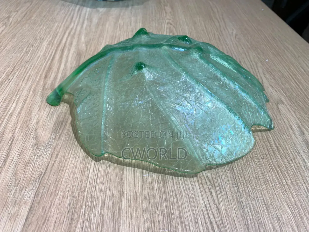 Leaf-shaped Dish/Tray