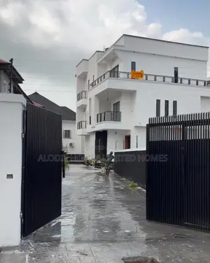 6 Bedroom Duplex for Sale in Lagos