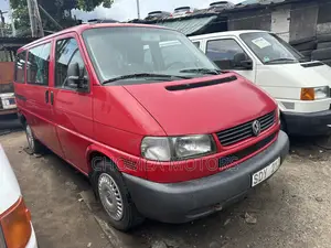 Volkswagen Transporter 2005 Red