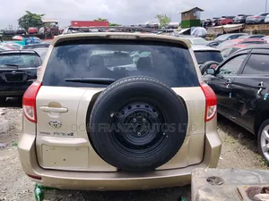 Toyota RAV4 2007 Gold