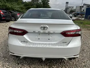 Toyota Camry XSE (2.5L 4cyl 8A) 2019 White