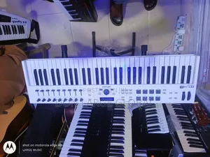 Arturia Keylwb 61 Essential