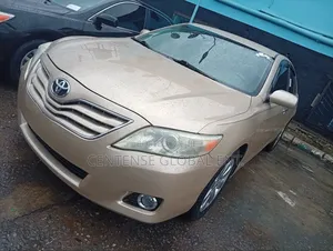 Toyota Camry 2011 Gold