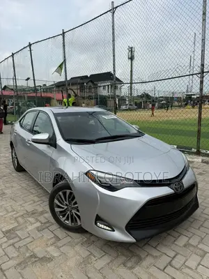 Toyota Corolla XLE (1.8L 4cyl 2A) 2019 Silver
