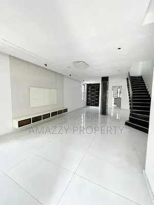 3bdrm Duplex in Ikota Lagos for sale